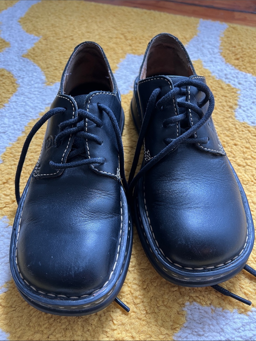 Born Oxford lace shoe size 6
